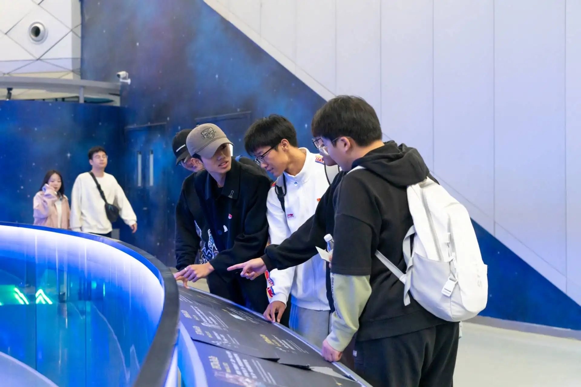 照片.jpg 照片.jpg