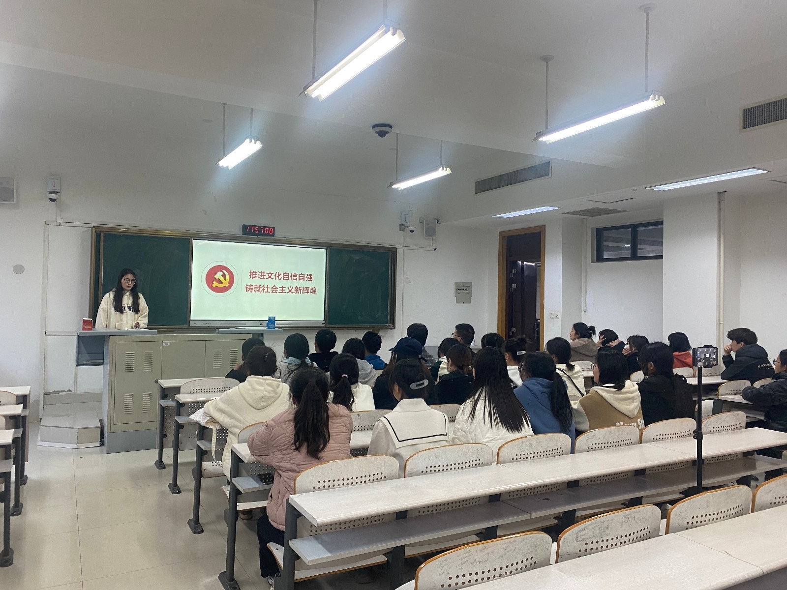 98e3ff71cf83638b6123fe26220b865.jpg 98e3ff71cf83638b6123fe26220b865.jpg